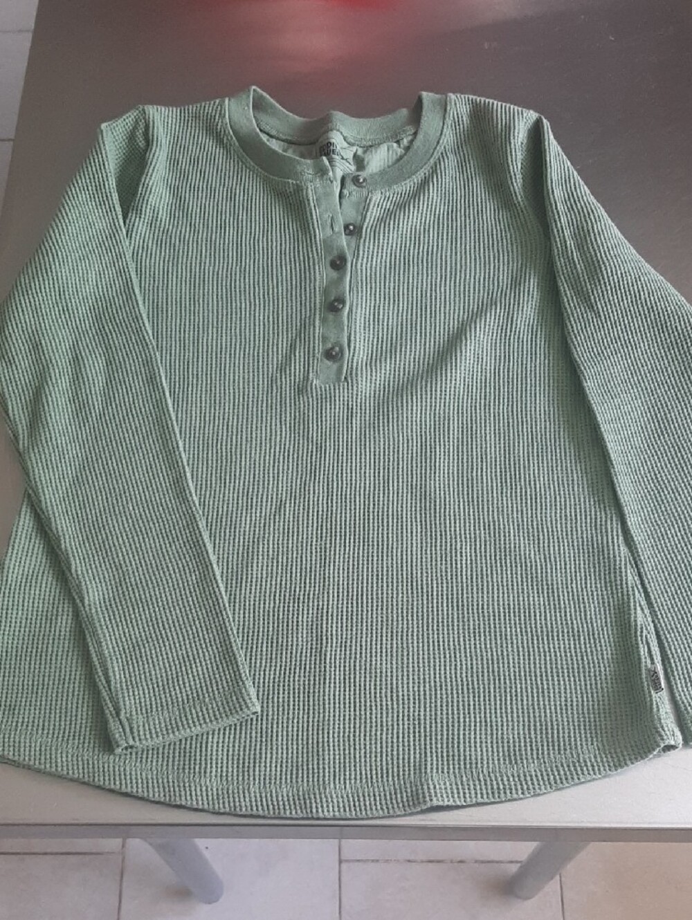 Eddie Bauer💚EUC Light Hunter Green Waffle Henley Long-Sleeve Top Sz S/M - Picture 2 of 6